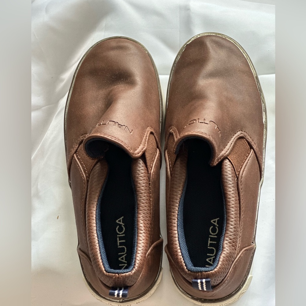 Náutica Youth slip on loafers size 1
